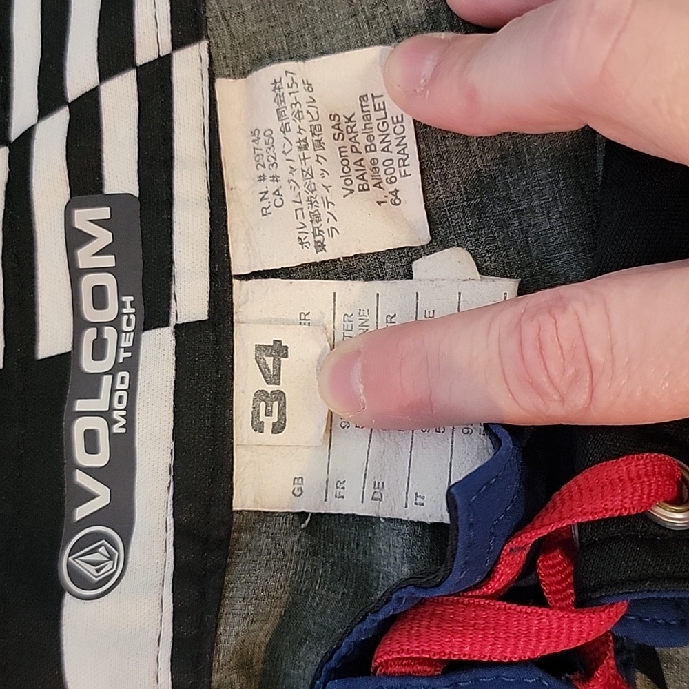 Volcom Black and White Checkered Flag Board Shorts 34 - Picture 2 of 7